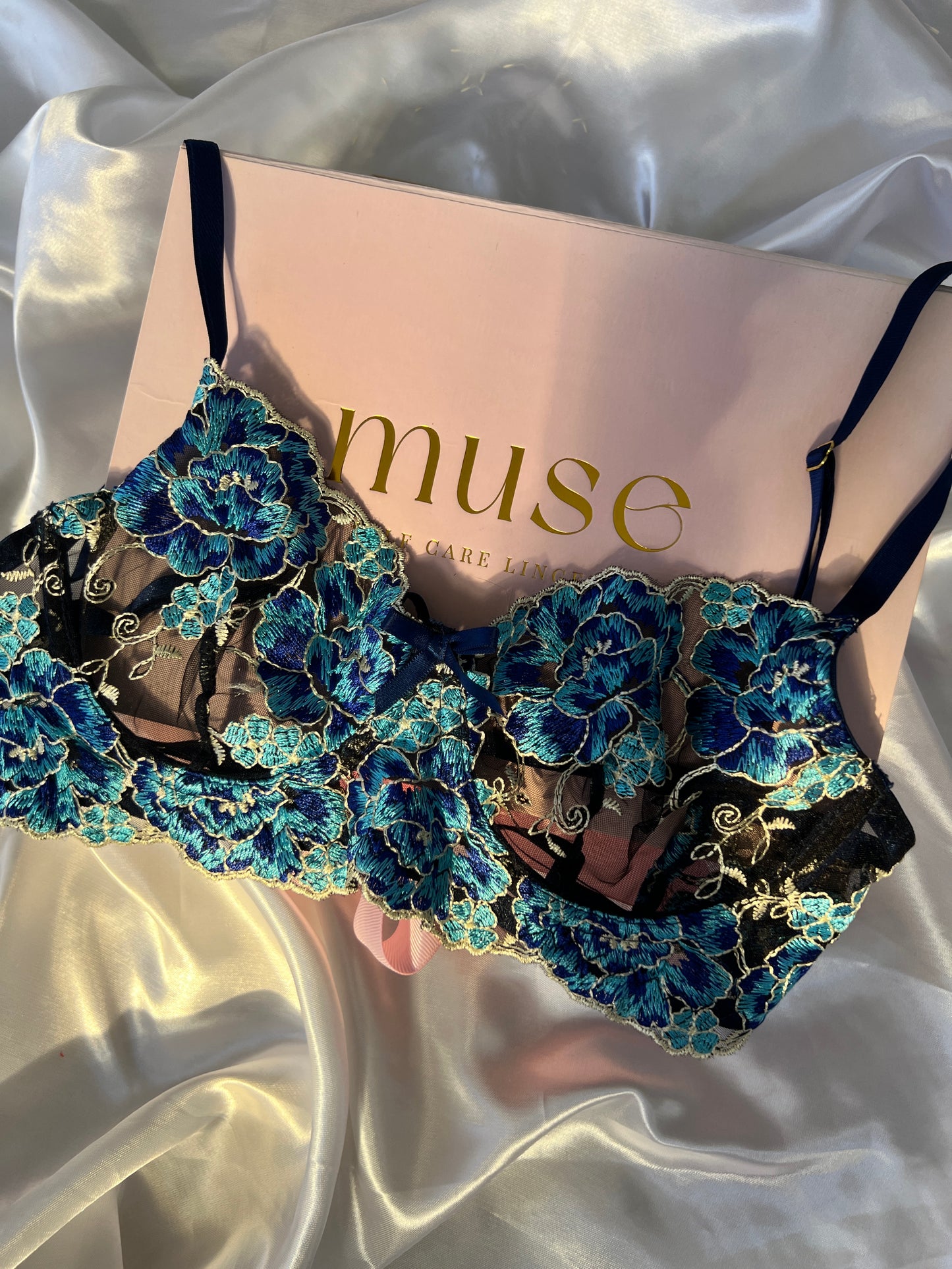 Muse-Lingerie-Blue-Pearl-Set-Limited-Edition